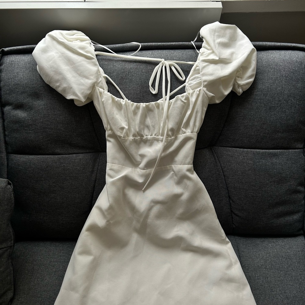 Elegant White Puff Sleeve Dress
